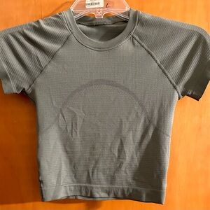 Lulu cropped swiftly